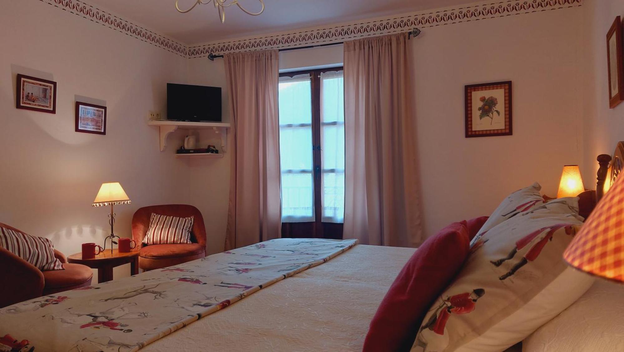 Picos De Europa Suites And Rooms Turieno Eksteriør billede