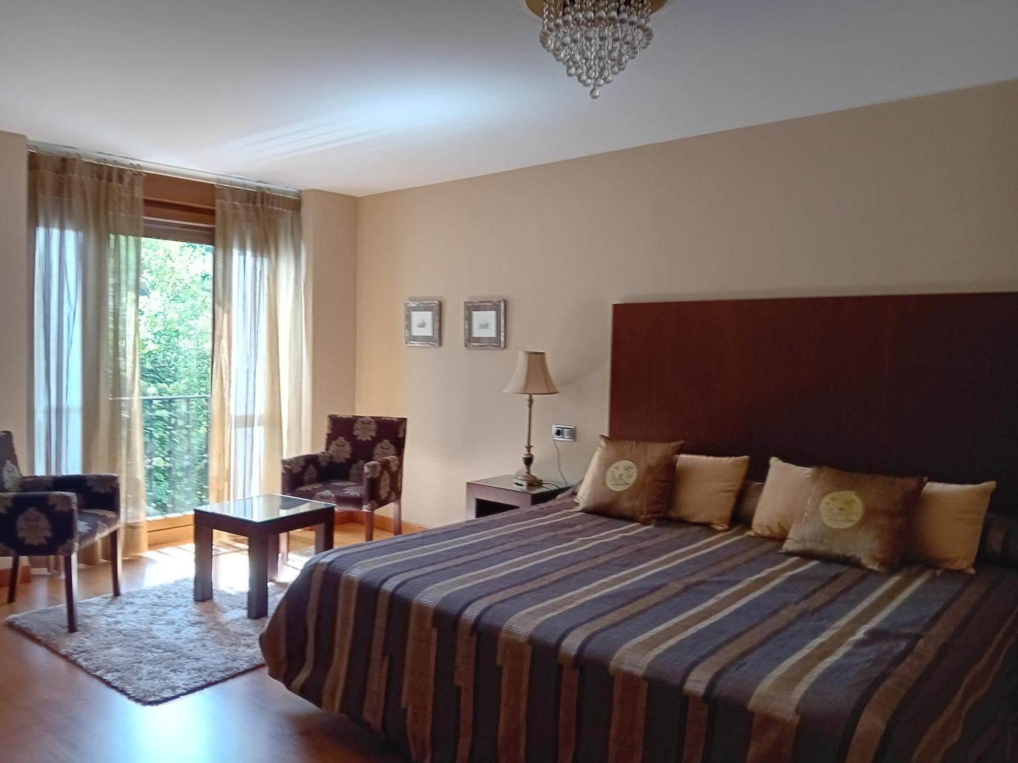 Picos De Europa Suites And Rooms Turieno Eksteriør billede
